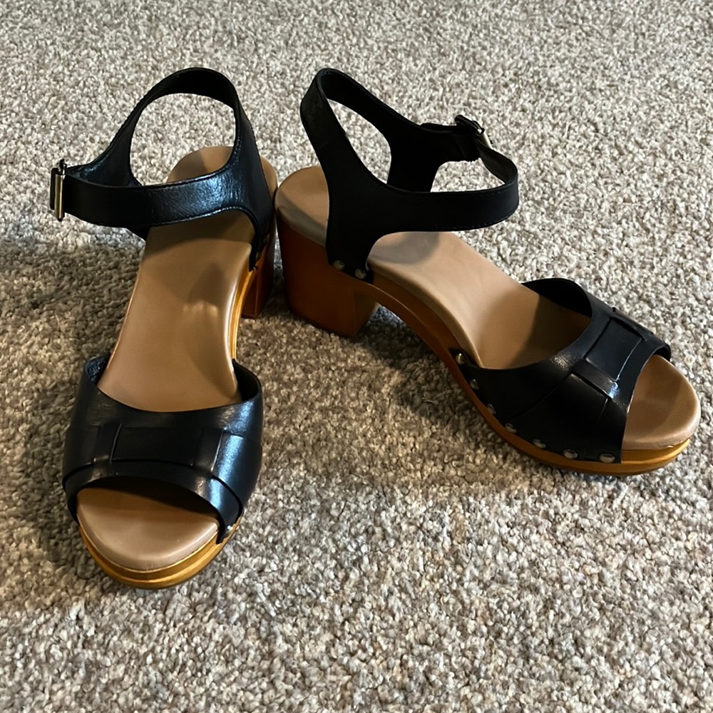 UGG wooden leather “Janie” clog sandals